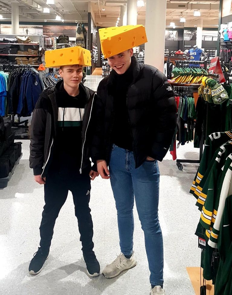 Die Cheeseheads: das Wahrzeichen der Green Bay Packers, dem Footballteam von Wisconsin